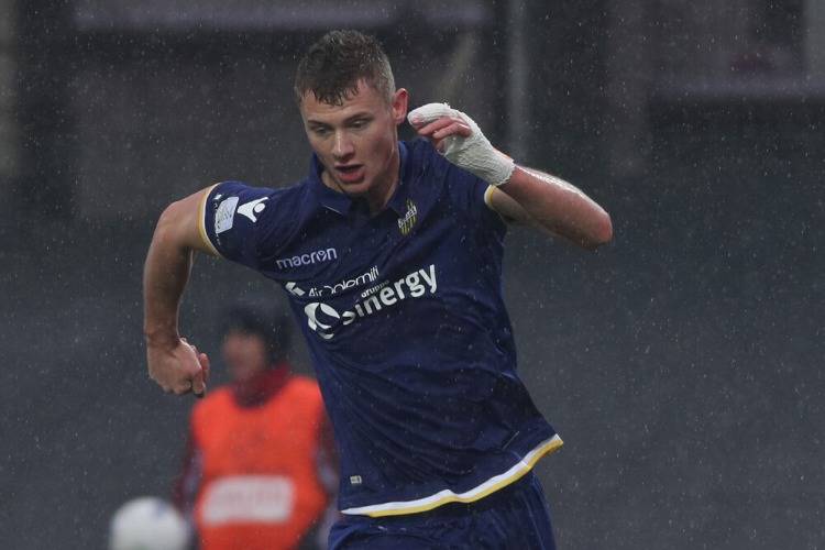 Celtic monitor £1.4m rated defender Pawel Dawidowicz of Hellas Verona following Simunovic departure