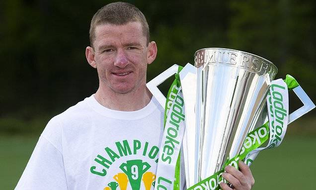 Jonny Hayes agrees Aberdeen return after being released by Celtic as they pip Reading to winger