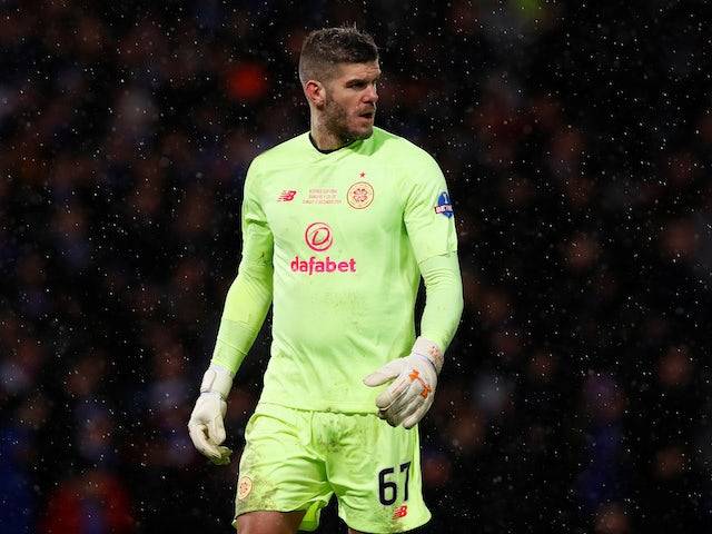 Mohamed Elyounoussi urges Fraser Forster to stay on at Celtic