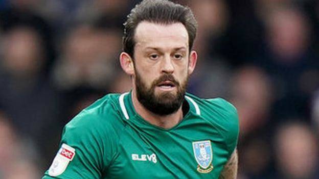 Steven Fletcher: Celtic offer one-year deal after Sheffield Wednesday exit