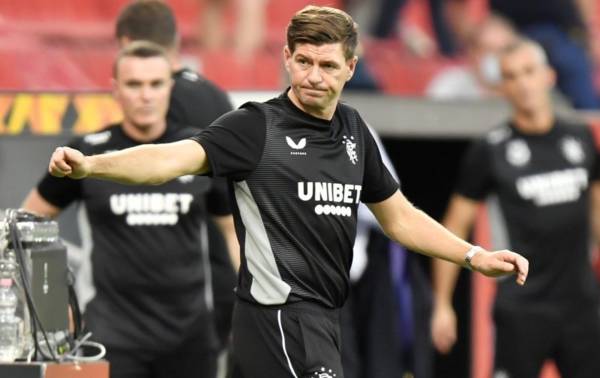 Celebrity Ibrox fan gets pitchside selfie with his hero after Hamilton match