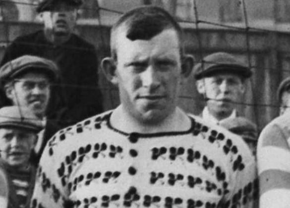 Just how many Shamrocks were on Celtic keeper John Mulrooney’s jersey?