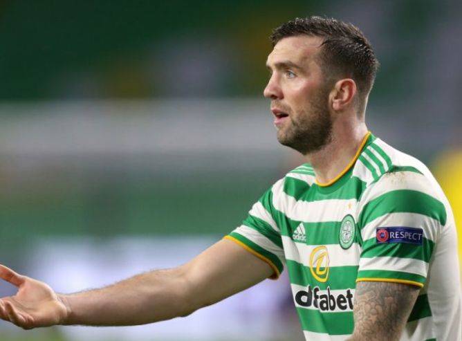 Lennon backs under-fire Celtic defender