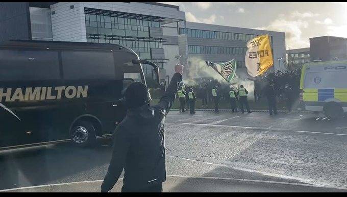 Video: Celtic fans give incredible welcome to Hampden for team