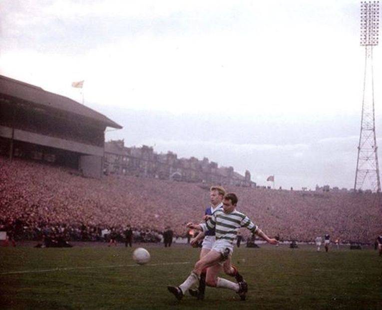 Photo of the Day: Celtic’s Duncan MacKay Clears At Hampden (1963)