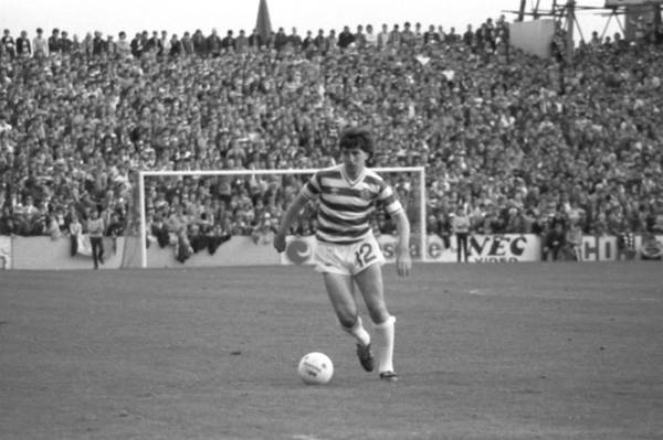 Photo of the day: George McCluskey On The Ball At Tannadice (1982)