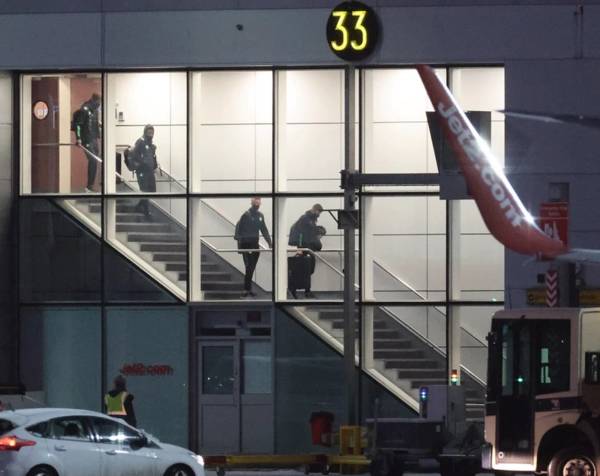 Photo: Celtic Arrive In Glasgow After Dubai Training Camp