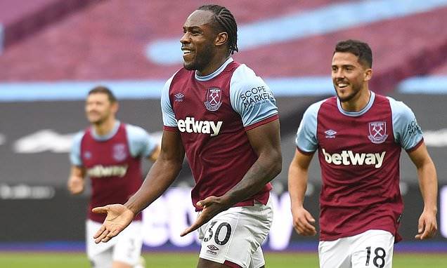 West Ham boss David Moyes urges Michail Antonio not to give up hope of an England call-up