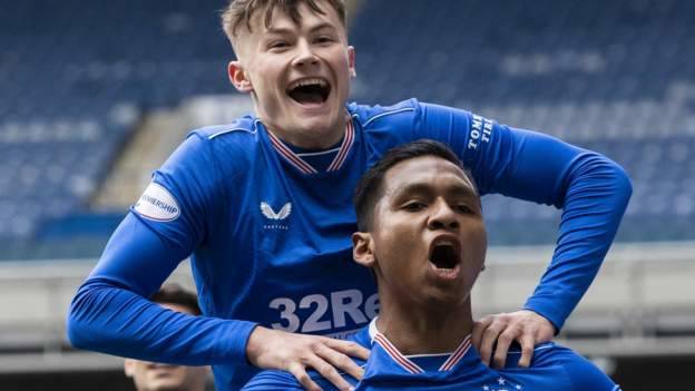 Rangers 3-0 St Mirren: Hosts move within a point of title