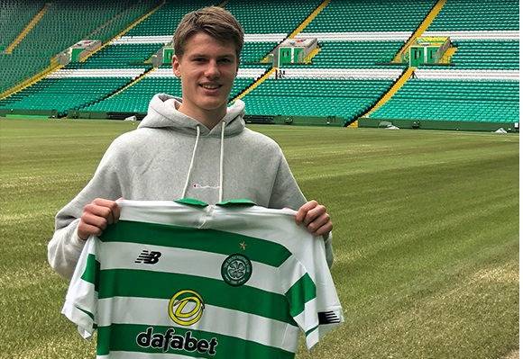 Video: “Leo’s going to be the next van Dijk,” Hughes tips Hjelde for big Celtic future amid Leeds Utd Interest