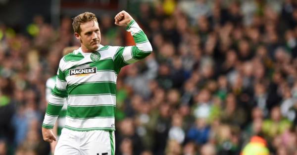 Celtic fans make their feelings known about Kris Commons after Deila dig