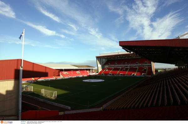 Report: Declan Gallagher in talks to join Aberdeen after claims head was turned by Celtic