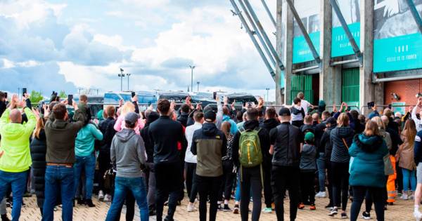 Scott Brown greeted by Celtic fans as adoring crowd pays tribute