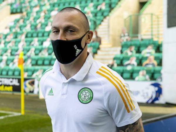 Photo: Hibs pay tribute to departing Celtic captain Scott Brown