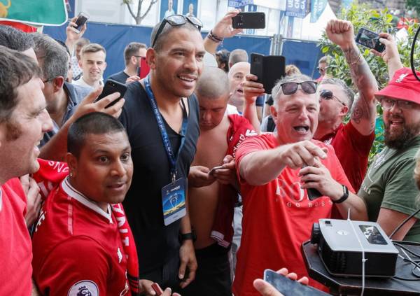 Fearless Stan Collymore takes aim at Ibrox dressing room portrait