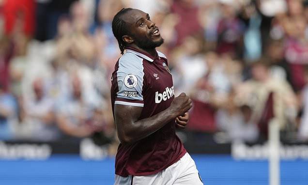 Michail Antonio and Pablo Fornals score as West Ham beat Atalanta 2-0.