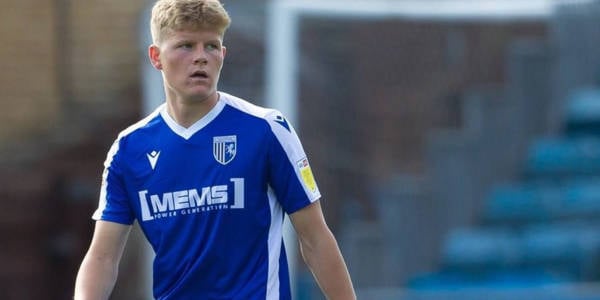 Young Midfielder Completes English Loan Move