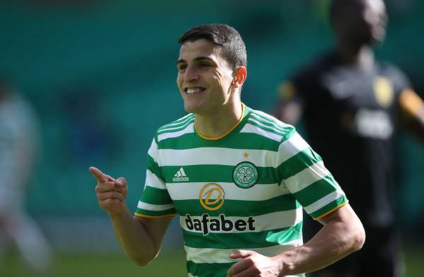 Mohamed Elyounoussi makes Celtic loan admission