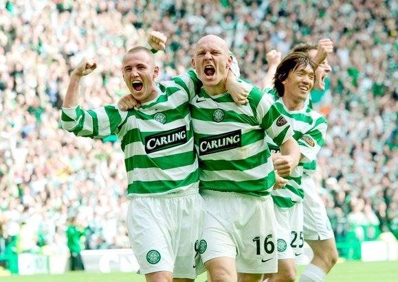 Thomas Gravesen and the Celtic Badge Kisser