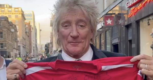 Rod Stewart backs Possilpark football team Glasgow Perthshire FC and promises financial support