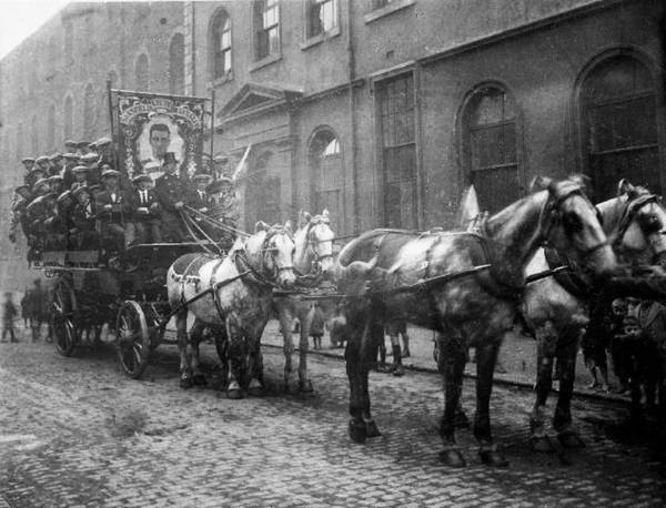 Photo Of The Day: The Sarsfield Brake Club Banner