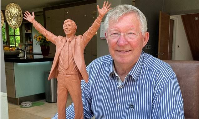 Sir Alex Ferguson is left ‘thrilled’ by maquette of his new Aberdeen statue