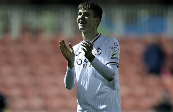 Teenage striker Johnny Kenny completes move to Celtic from Sligo Rovers