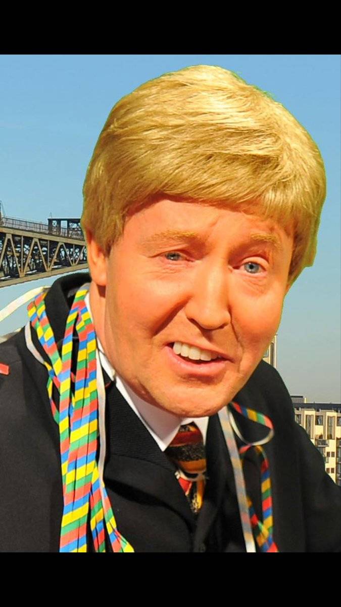 Frank McAvennie, proof positive this man is a dinosaur after today’s amazing “exclusive” in the “Insider”