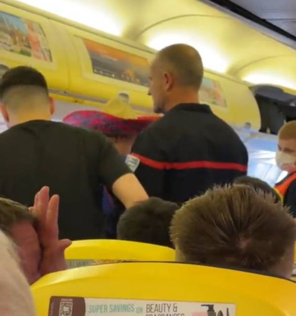 Video: Watch As Sevco Scumbag Gets Chucked Off Plane