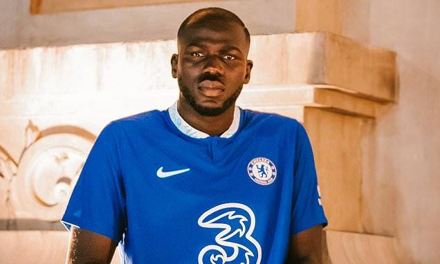 TRANSFER NEWS LIVE: Chelsea complete signing of Kalidou Koulibaly