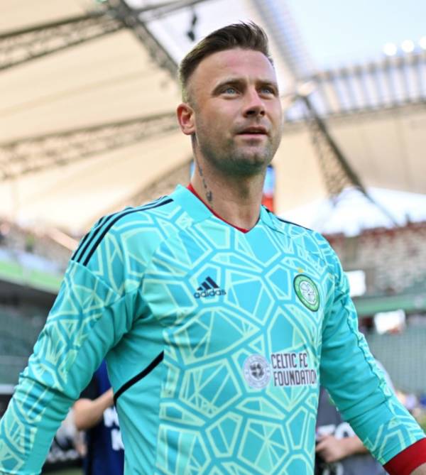 “Cheers Celtic, greetin noo”: Fans react to Artur Boruc donning a Celtic shirt for the last time…