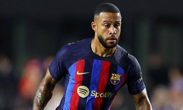 Transfer news LIVE: Juventus ‘plot Memphis Depay move’, Napoli ‘keen on Chelsea’s Kepa Arrizabalaga’