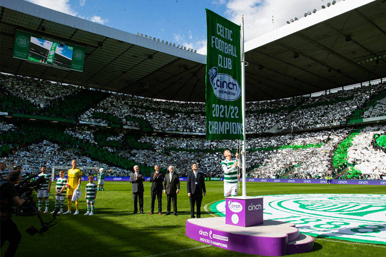 Video: Watch Amazing Full Stadium Display At Paradise