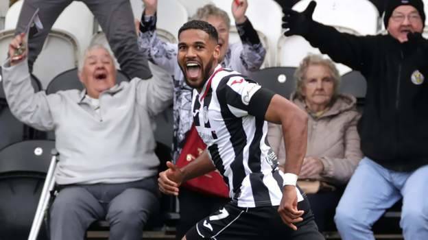 St Mirren 2-0 Celtic: Impressive Buddies stun defending champions