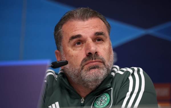 Ange Postecoglou steps up in front of Celtic players