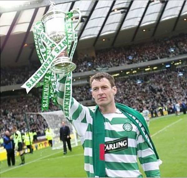 Photo Of The Day: Chris Sutton Holds Aloft The Scottish Cup