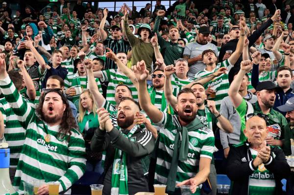 Over 1,000 Celtic supporters take over Sydney tourist spot as club reunite with a familiar face