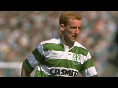 Happy Burns night 🏴󠁧󠁢󠁳󠁣󠁴󠁿 Tommy Burns singing 💚 YNWA #celticfc #burnsnight #TOMMYBURNS