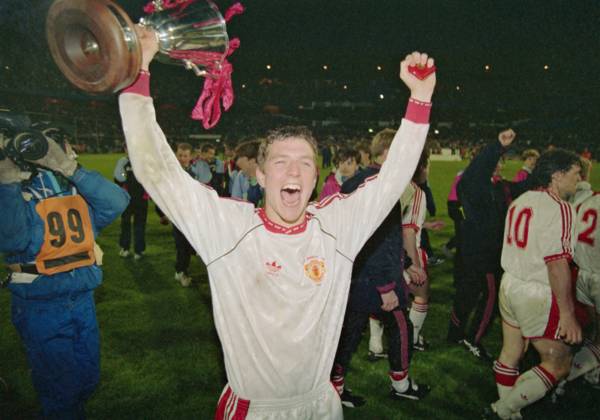 Former Manchester United hero Lee Sharpe reveals Celtic transfer ‘interest’