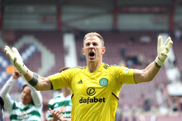 Joe Hart seems totally buzzing to be back with Celtic; shares photo with returning loan player