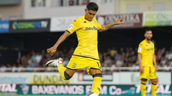 Celtic confirm £3.5m signing of Honduran winger Luis Palma. while Liverpool defender Nat Phillips arrives in Glasgow to wrap up a one-year loan deal with the Scottish champions