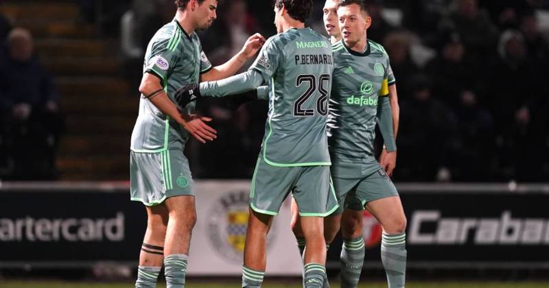 Fast start helps Celtic brush aside St Mirren