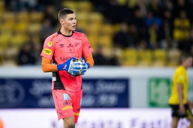 Fabrizio Romano confirms bids for Celtic-linked goalkeeper