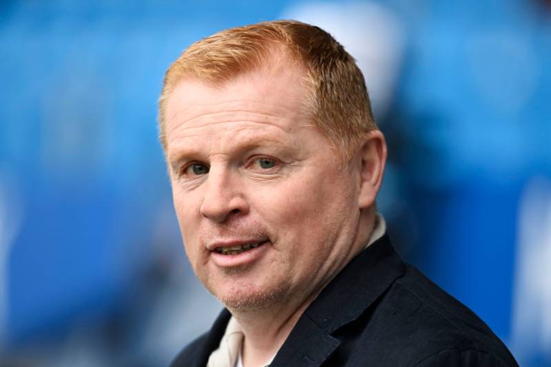 Ex-Celtic manager Lennon arrives at foreign airport ahead of new job