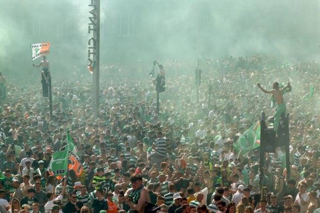 Video: Stunning footage as Celtic fans party in Trongate