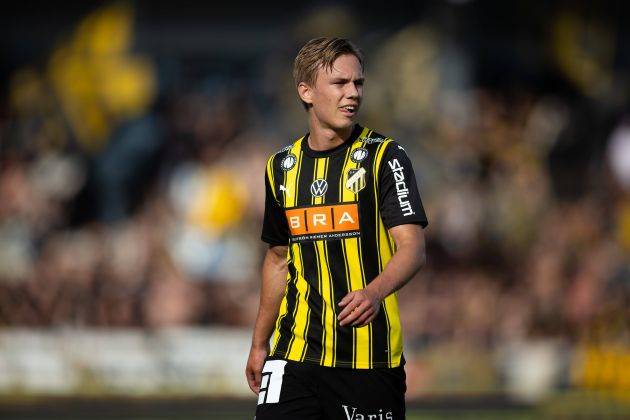 Celtic considering move for Swedish midfielder Pontus Dahbo