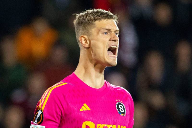 Celtic sent transfer warning in goalkeeper pursuit