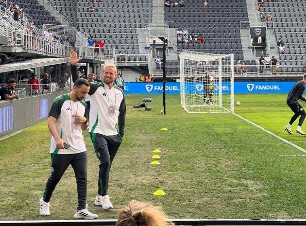 Video: Kasper Schmeichel receives warm welcome from Celtic fans