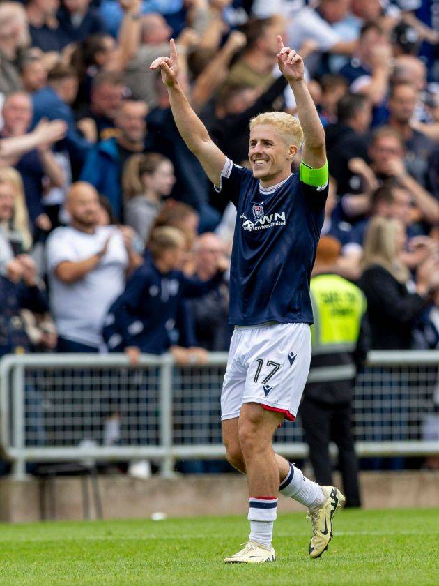 Report: Dundee hierarchy expecting Celtic bid for star midfielder