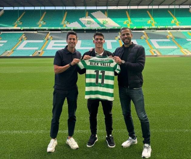 Alex Valle joins Celtic on loan as new release clause added to his Barcelona contract